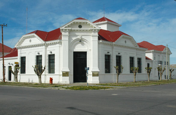 donde esta ubicado el banco nacion en puerto santa cruz y sus servicios