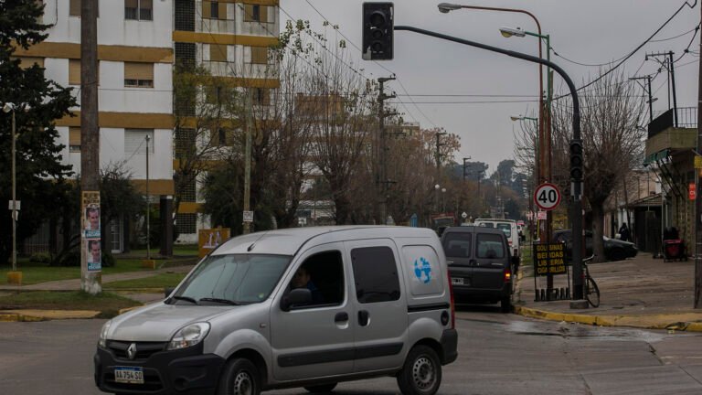por que la plata esta sin luz y cuando se restablece el servicio