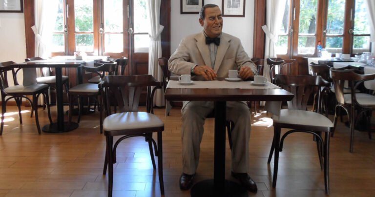 Qué es "Un café con Perón" y dónde se puede ver 7 que es un cafe con peron y donde se puede ver
