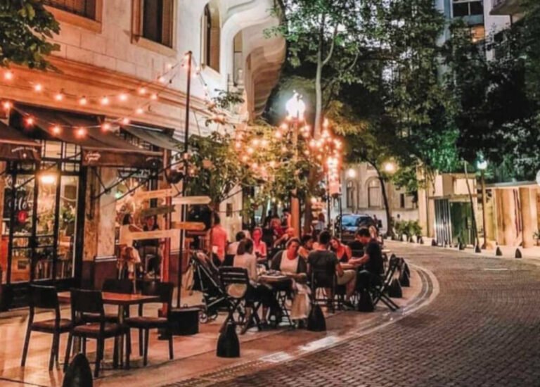 que lugares y atracciones tiene la calle arroyo en buenos aires