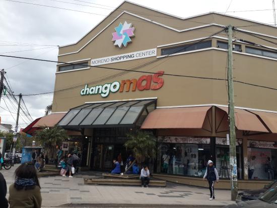 que ofrece el shopping viejo de moreno para visitar